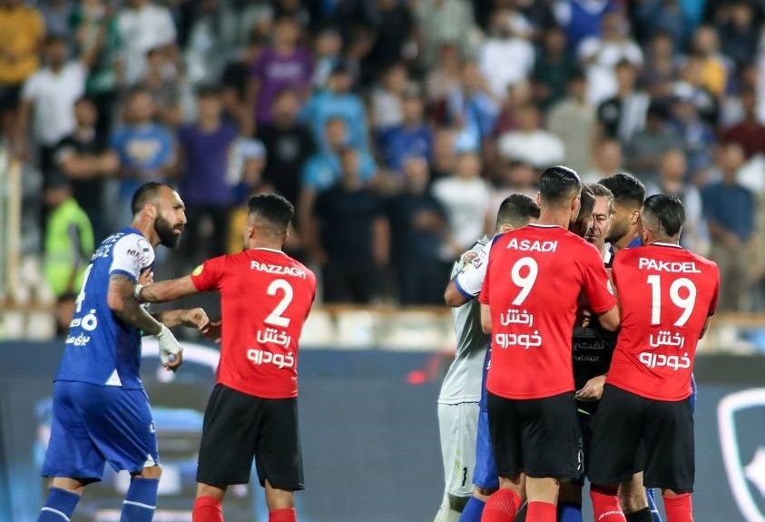 بماند///مرور اتفاقات آخرین دیدار استقلال و تراکتور|