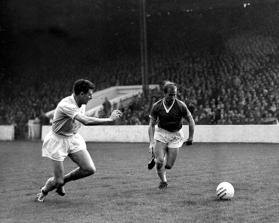 «سربابی» متفاوت با پله، مارادونا، مسی و رونالدو؛ چارلتون اسطورهای فراتر از فوتبال و نماد واقعی فروتنی و موفقیت «سربابی» متفاوت با پله، مارادونا، مسی و رونالدو؛ چارلتون اسطورهای فراتر از فوتبال و نماد واقعی فروتنی و موفقیت