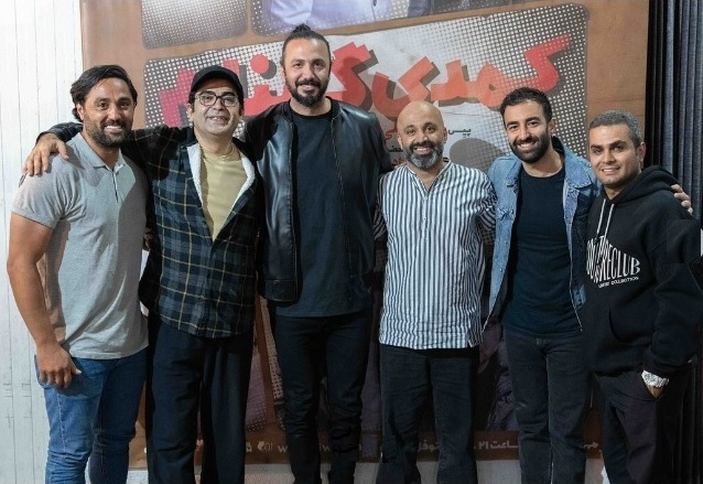 غم و شادی هنرمندان ممنوع از کار به روایت فرزاد حسنی/ «کمدی گمنام» مدعی نیست، اما حال مخاطب را خوب میکند غم و شادی هنرمندان ممنوع از کار به روایت فرزاد حسنی/ «کمدی گمنام» مدعی نیست، اما حال مخاطب را خوب میکند