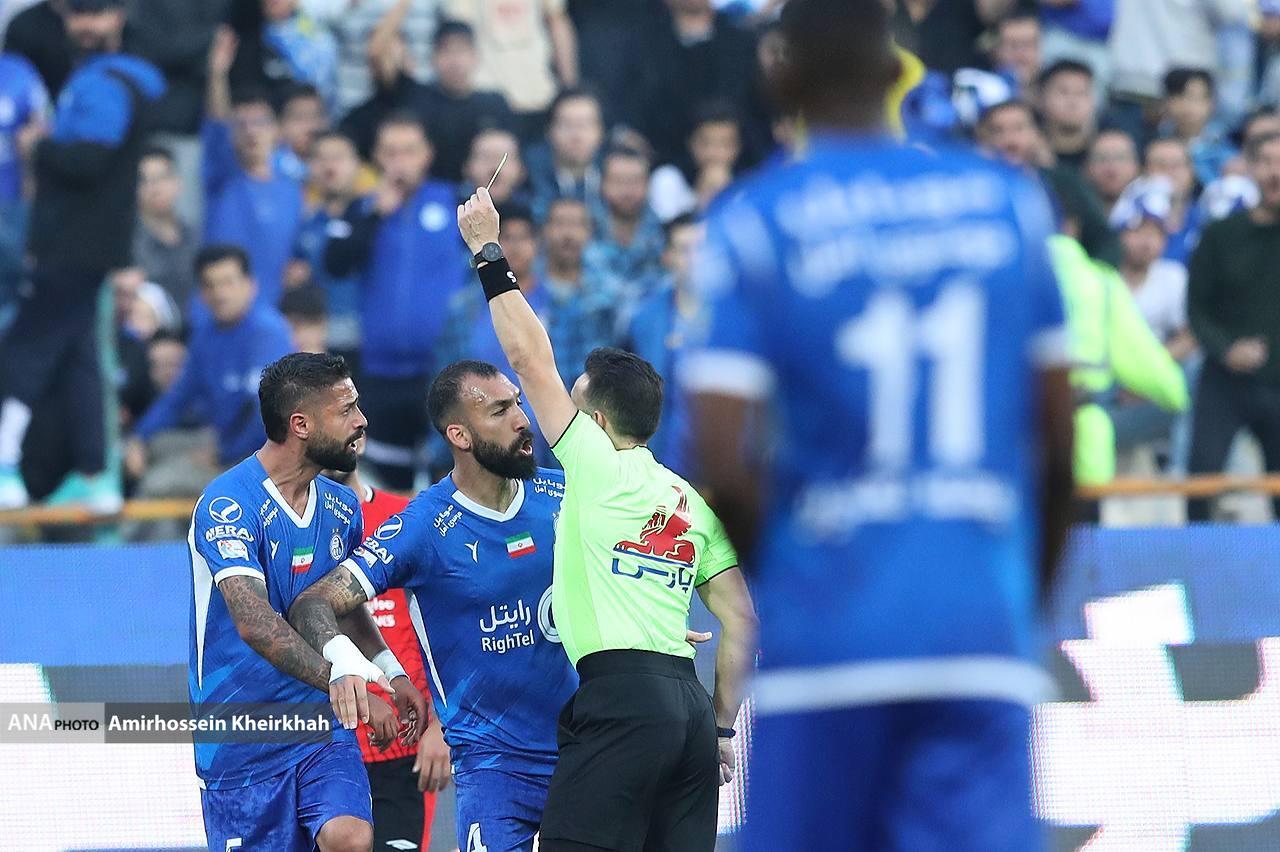 نگاهی به تصاویر برتری استقلال مقابل تراکتور نگاهی به تصاویر برتری استقلال مقابل تراکتور