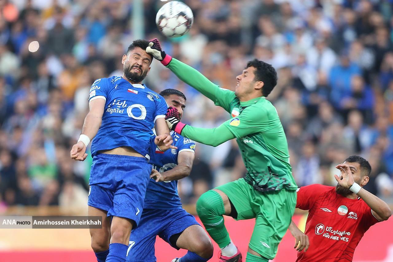 نگاهی به تصاویر برتری استقلال مقابل تراکتور نگاهی به تصاویر برتری استقلال مقابل تراکتور