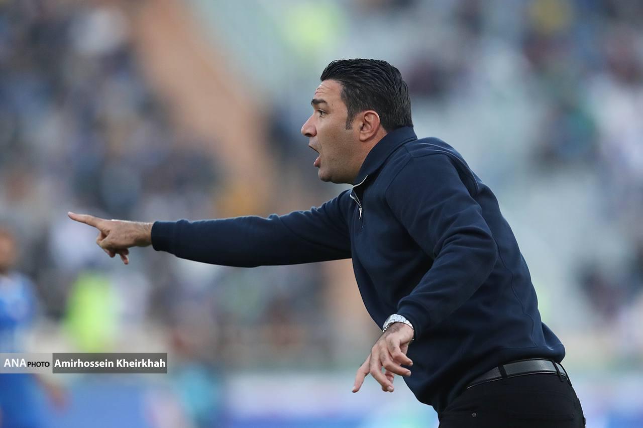 نگاهی به تصاویر برتری استقلال مقابل تراکتور نگاهی به تصاویر برتری استقلال مقابل تراکتور