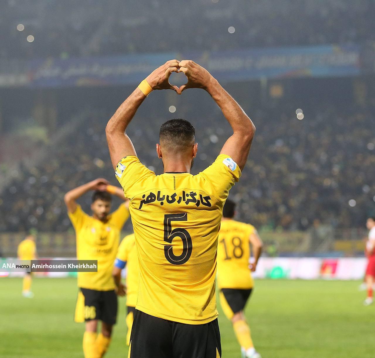 خوشحالی خاص رضا اسدی بعد از سوپرگل به پرسپولیس+ تصاویر خوشحالی خاص رضا اسدی بعد از سوپرگل به پرسپولیس+ تصاویر