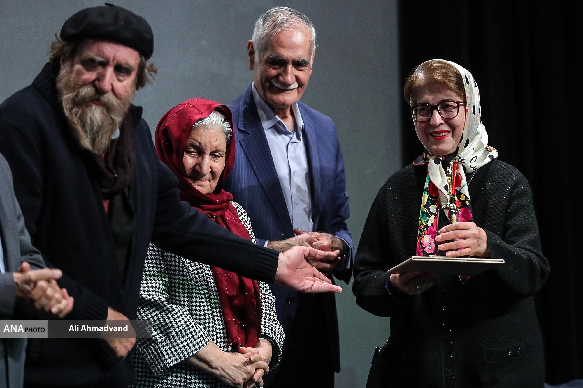 جایزه ترویج علم ایران به «موزه صلح تهران» اهدا شد جایزه ترویج علم ایران به «موزه صلح تهران» اهدا شد