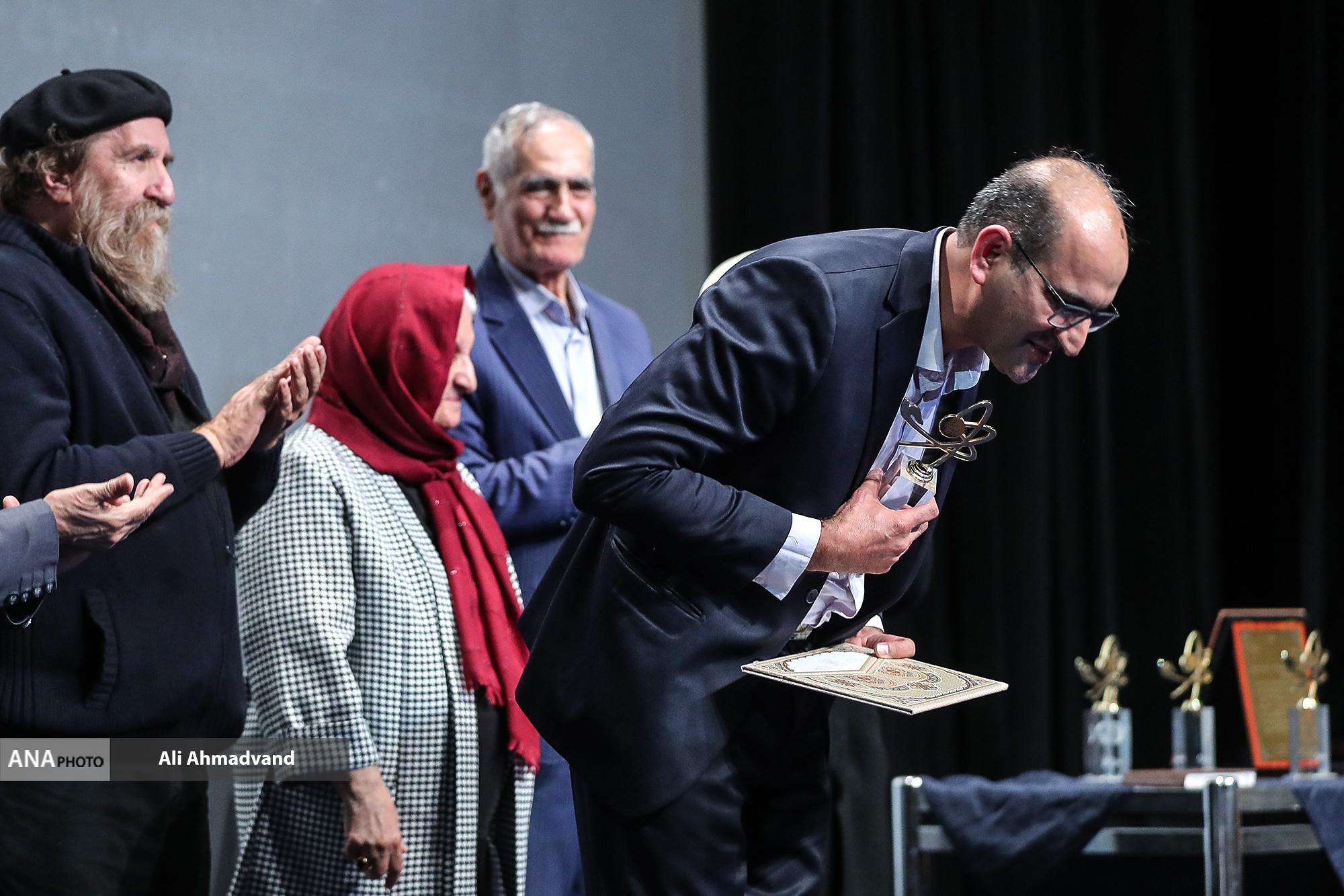 جایزه ترویج علم ایران به «موزه صلح تهران» اهدا شد جایزه ترویج علم ایران به «موزه صلح تهران» اهدا شد