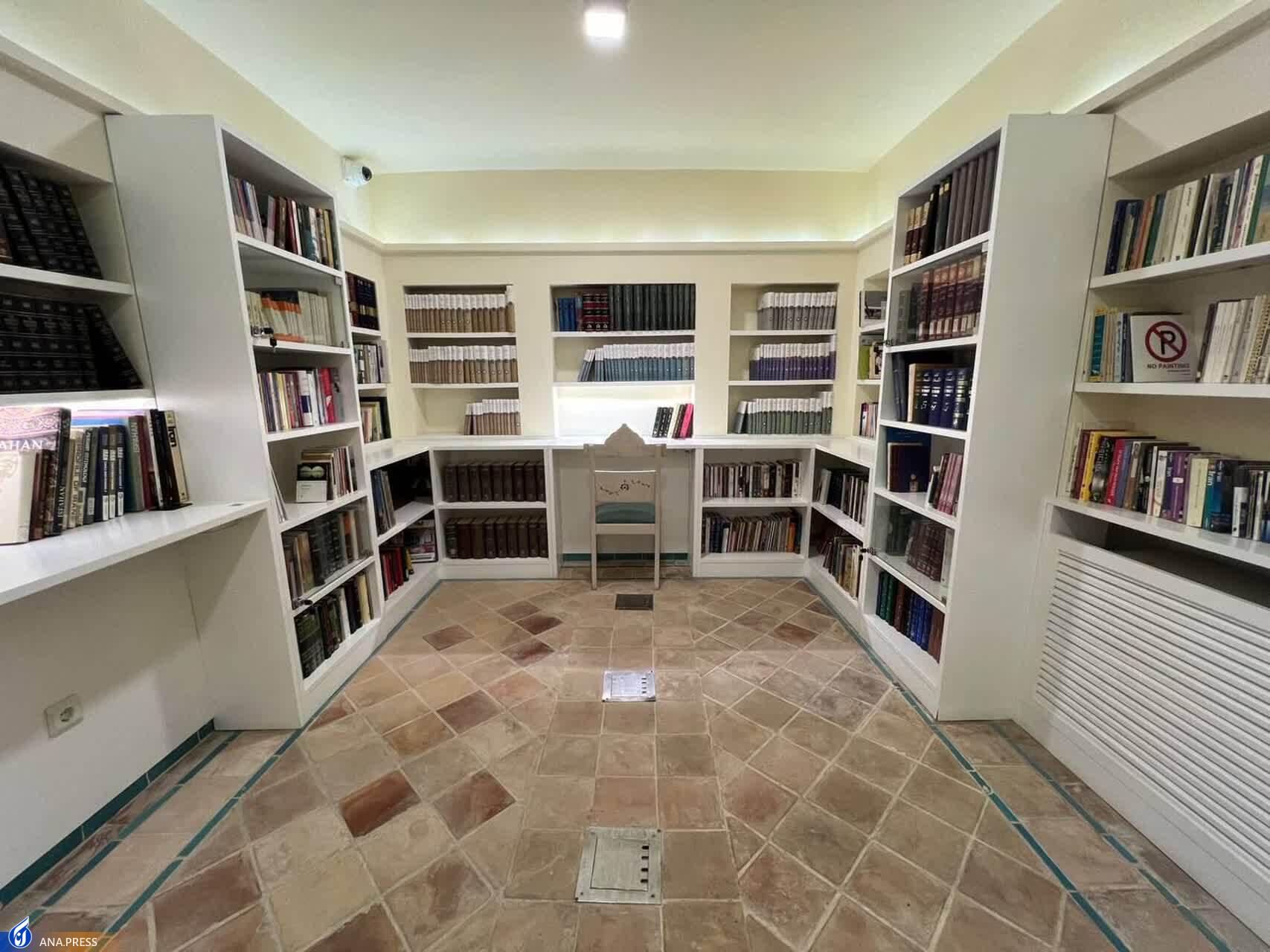 بازگشایی کتابخانه ملکالشعرای بهار با ۸۰۰ جلد کتاب در خانه عامریها بازگشایی کتابخانه ملکالشعرای بهار با ۸۰۰ جلد کتاب در خانه عامریها