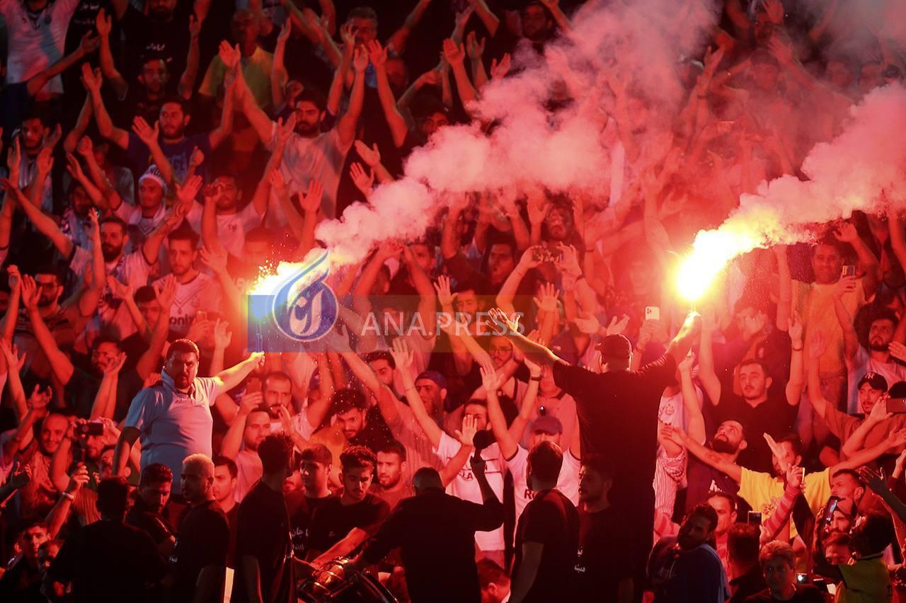 واکنشهای جالب هواداران خانم ملوان روی سکوهای ورزشگاه قایقران+ تصاویر واکنشهای جالب هواداران خانم ملوان روی سکوهای ورزشگاه قایقران+ تصاویر