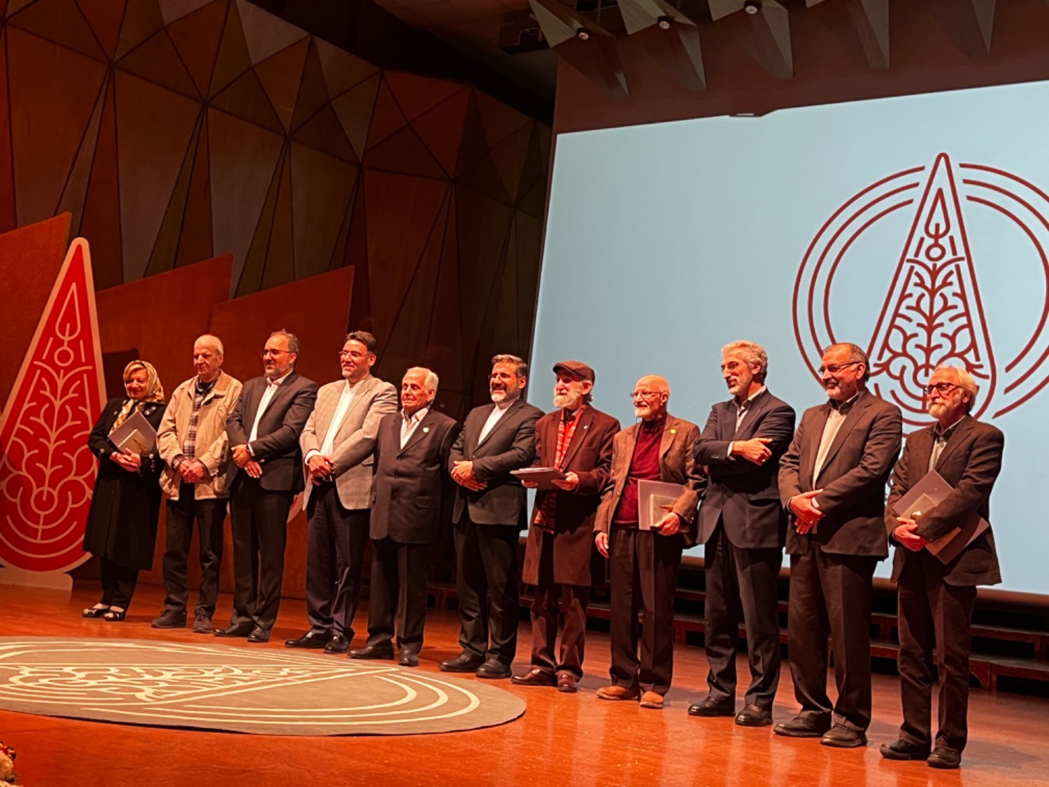 برندگان سرو ایرانی معرفی شدند/ اسماعیلی: مخالف ایجاد آموزشگاههای موازی با عناوین مختلف هستیم برندگان سرو ایرانی معرفی شدند/ اسماعیلی: مخالف ایجاد آموزشگاههای موازی با عناوین مختلف هستیم