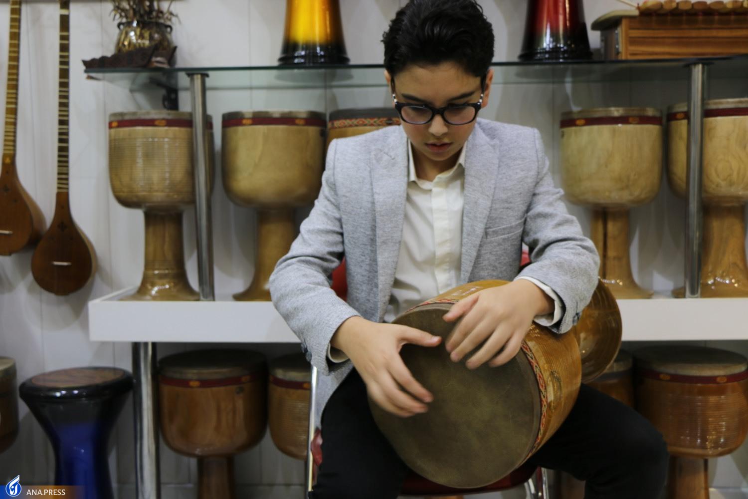 یک فعالیت موسیقیایی سالم برای دهه هشتاد و نودی ها/وقتی تنبک نوازی احترام به طبیعت محسوب می شود یک فعالیت موسیقیایی سالم برای دهه هشتاد و نودی ها/وقتی تنبک نوازی احترام به طبیعت محسوب می شود