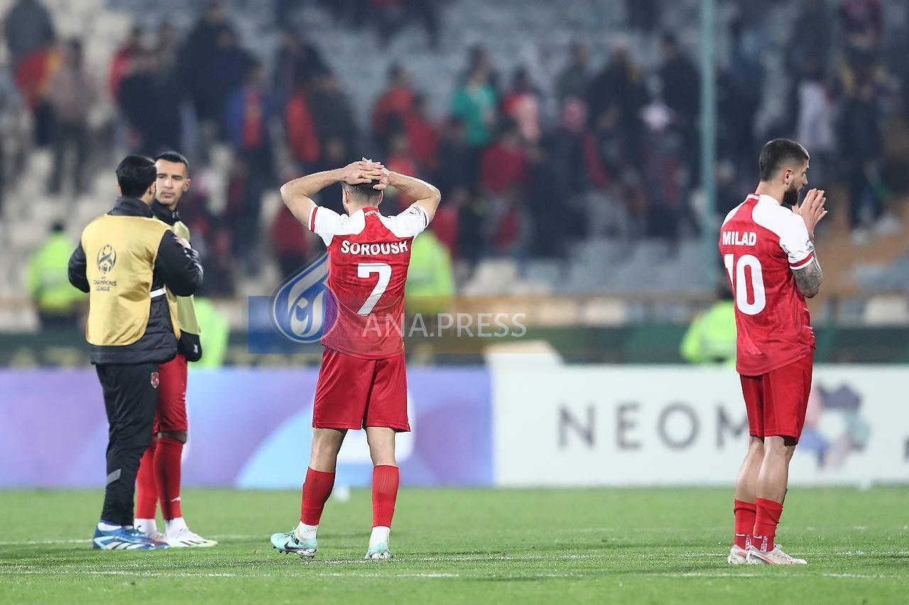 گریه دو بازیکن بعد از حذف تلخ پرسپولیس در آزادی+ تصاویر گریه دو بازیکن بعد از حذف تلخ پرسپولیس در آزادی+ تصاویر