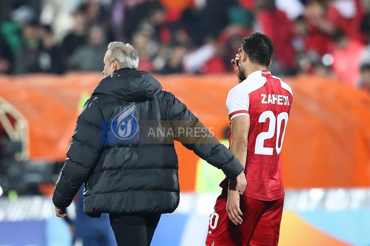 گریه دو بازیکن بعد از حذف تلخ پرسپولیس در آزادی+ تصاویر گریه دو بازیکن بعد از حذف تلخ پرسپولیس در آزادی+ تصاویر