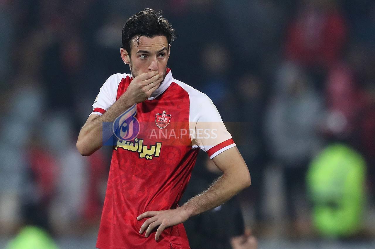 گریه دو بازیکن بعد از حذف تلخ پرسپولیس در آزادی+ تصاویر گریه دو بازیکن بعد از حذف تلخ پرسپولیس در آزادی+ تصاویر