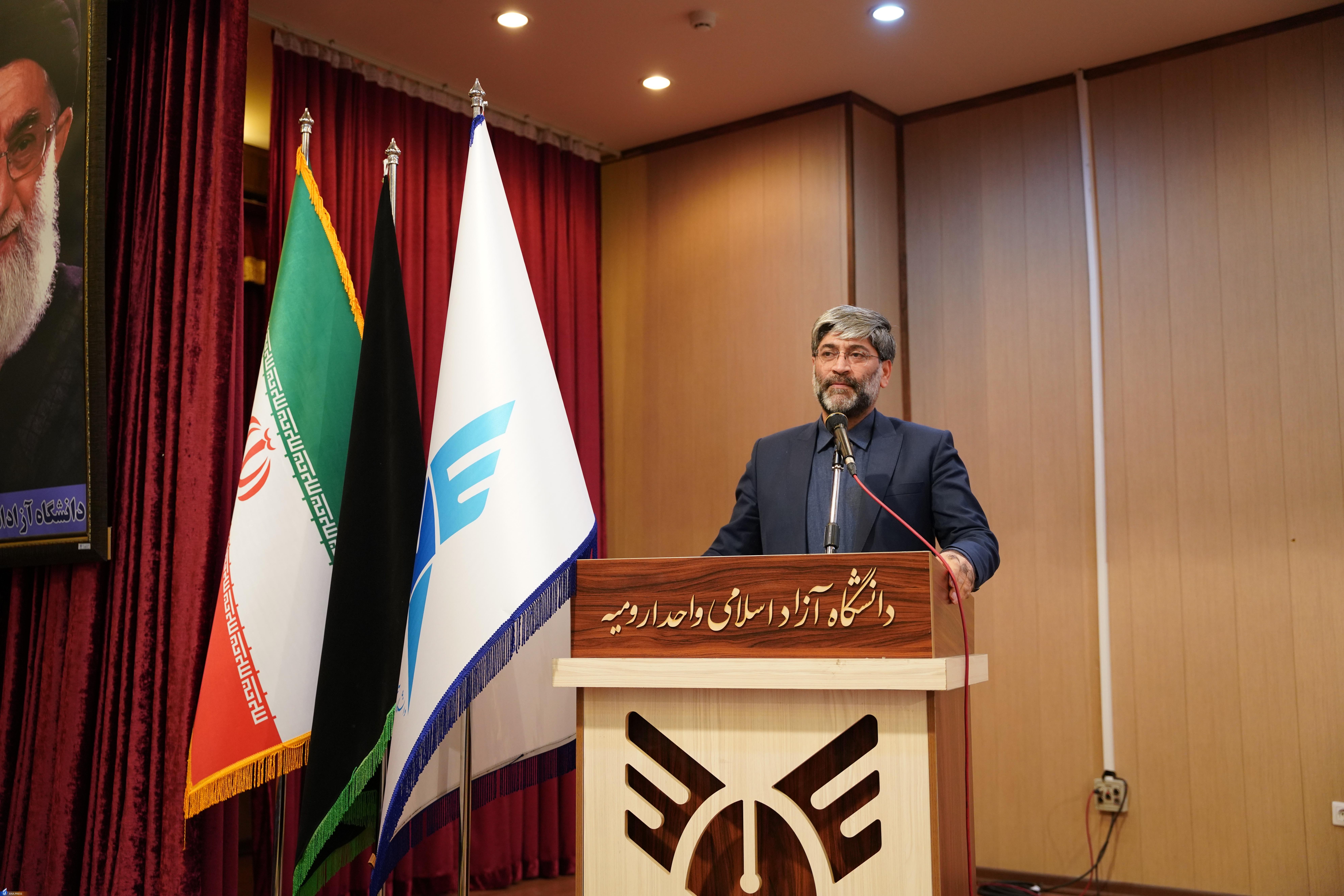 دانشجویان حس مطالبه‌گری خود را از دست ندهند/ بصیرت‌افزایی؛ رسالت امروز دانشجویان