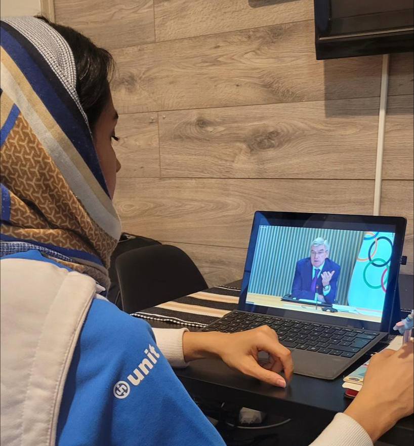 حضور فرزانه فصیحی در جلسه وبیناری با رئیس کمیته بین‌المللی المپیک