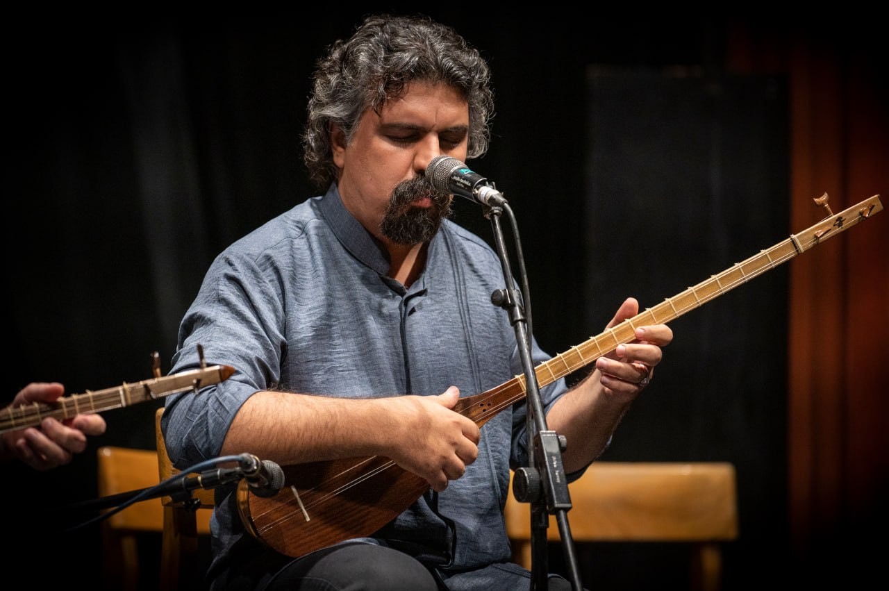 اقبال نخستین کنسرتی که برای آلبوم «سِحر سَحر» برگزار شد/وحید تاج: شهرستان‌ها سالن کنسرت مناسب ندارند+ فیلم