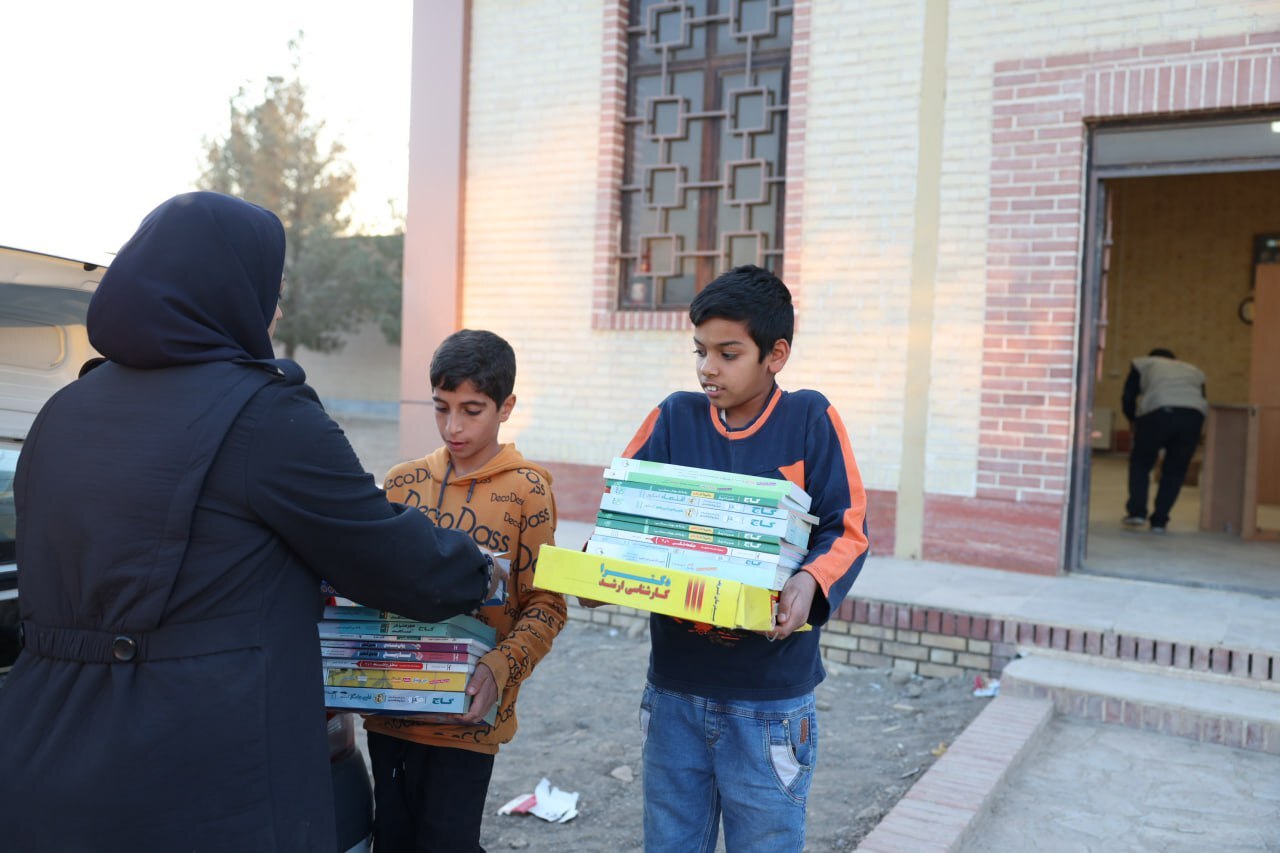 افتتاح دهمین کتابخانه گروه جهادی شهدا مزین به نام «شهیدآرمان علی وردی» + عکس و فیلم