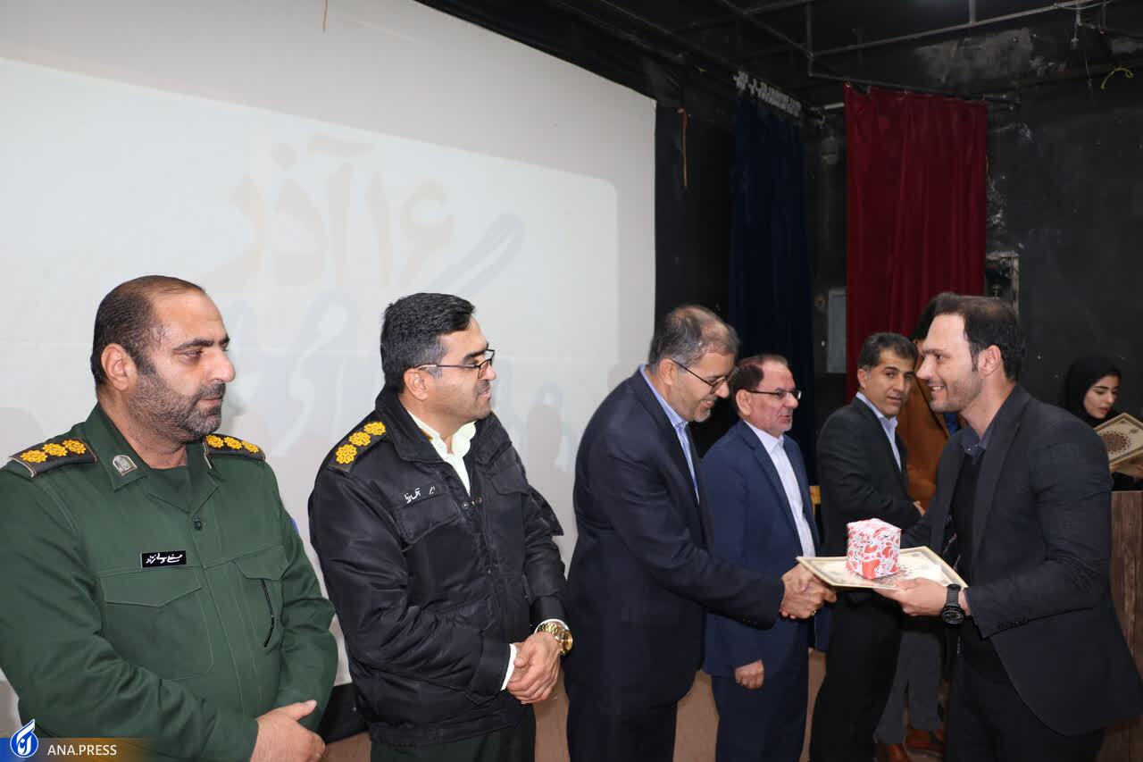 تجلیل از ۲۴ دانشجوی برتر علمی و پژوهشی دانشگاه آزاد لردگان تجلیل از ۲۴ دانشجوی برتر علمی و پژوهشی دانشگاه آزاد لردگان