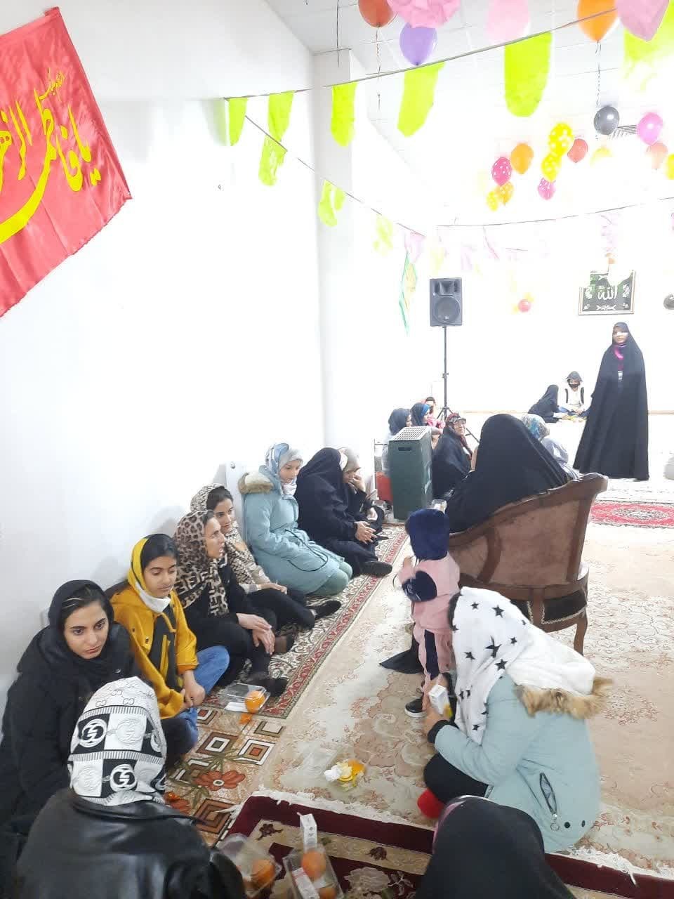 هیئتی که حجاب هدیه می‌دهد