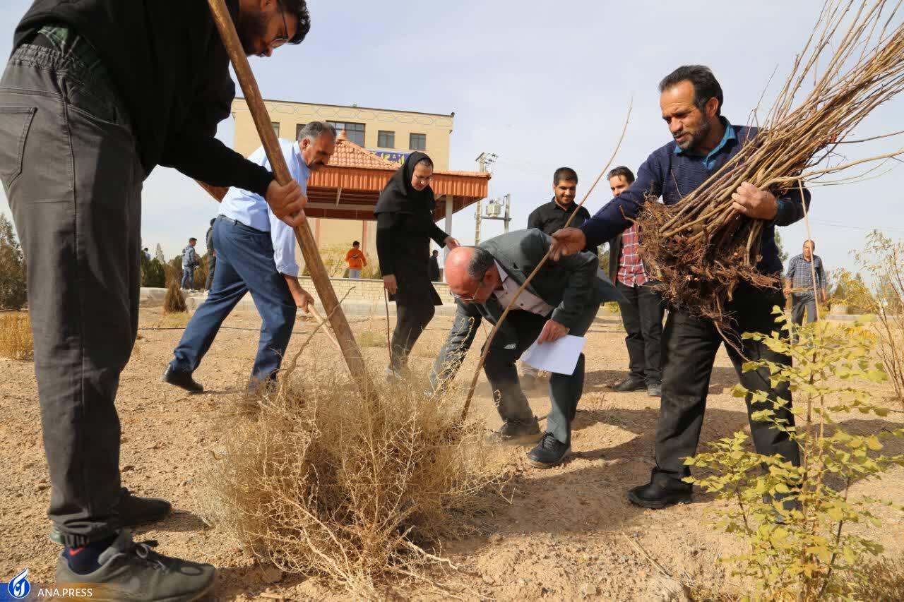 دانشجویان هویت دانشجویی را در خود نهادینه کنند