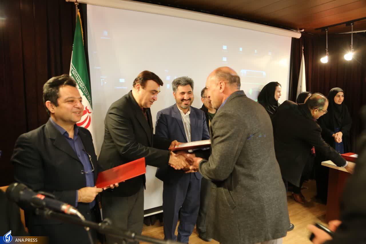 دانشجویان هویت دانشجویی را در خود نهادینه کنند دانشجویان هویت دانشجویی را در خود نهادینه کنند