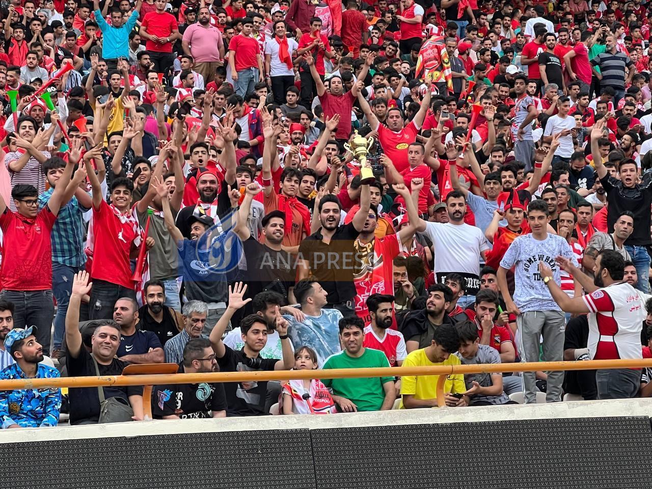 مرور حواشی آخرین دربی| از مصدومیت گلر استقلال و اهانت به دروازهبان پرسپولیس تا اخراج جنجالی ساپینتو و خطر کوری یک هوادار مرور حواشی آخرین دربی| از مصدومیت گلر استقلال و اهانت به دروازهبان پرسپولیس تا اخراج جنجالی ساپینتو و خطر کوری یک هوادار