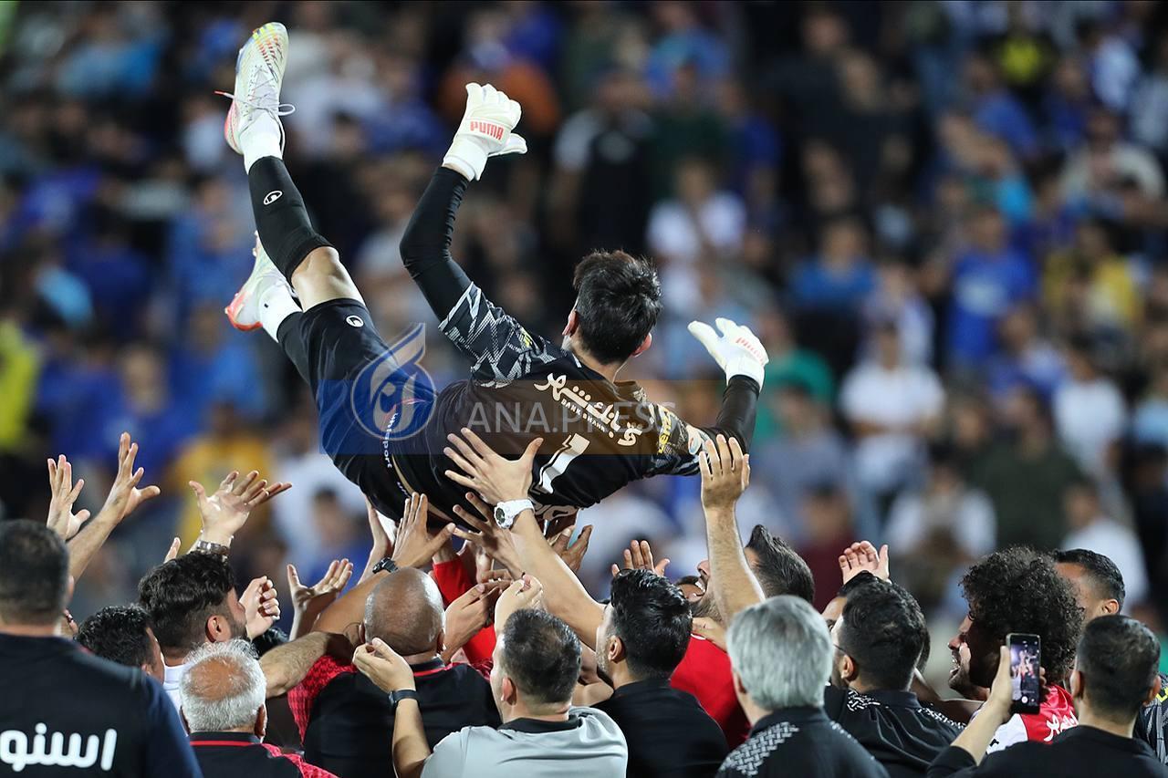 مرور حواشی آخرین دربی| از مصدومیت گلر استقلال و اهانت به دروازهبان پرسپولیس تا اخراج جنجالی ساپینتو و خطر کوری یک هوادار مرور حواشی آخرین دربی| از مصدومیت گلر استقلال و اهانت به دروازهبان پرسپولیس تا اخراج جنجالی ساپینتو و خطر کوری یک هوادار