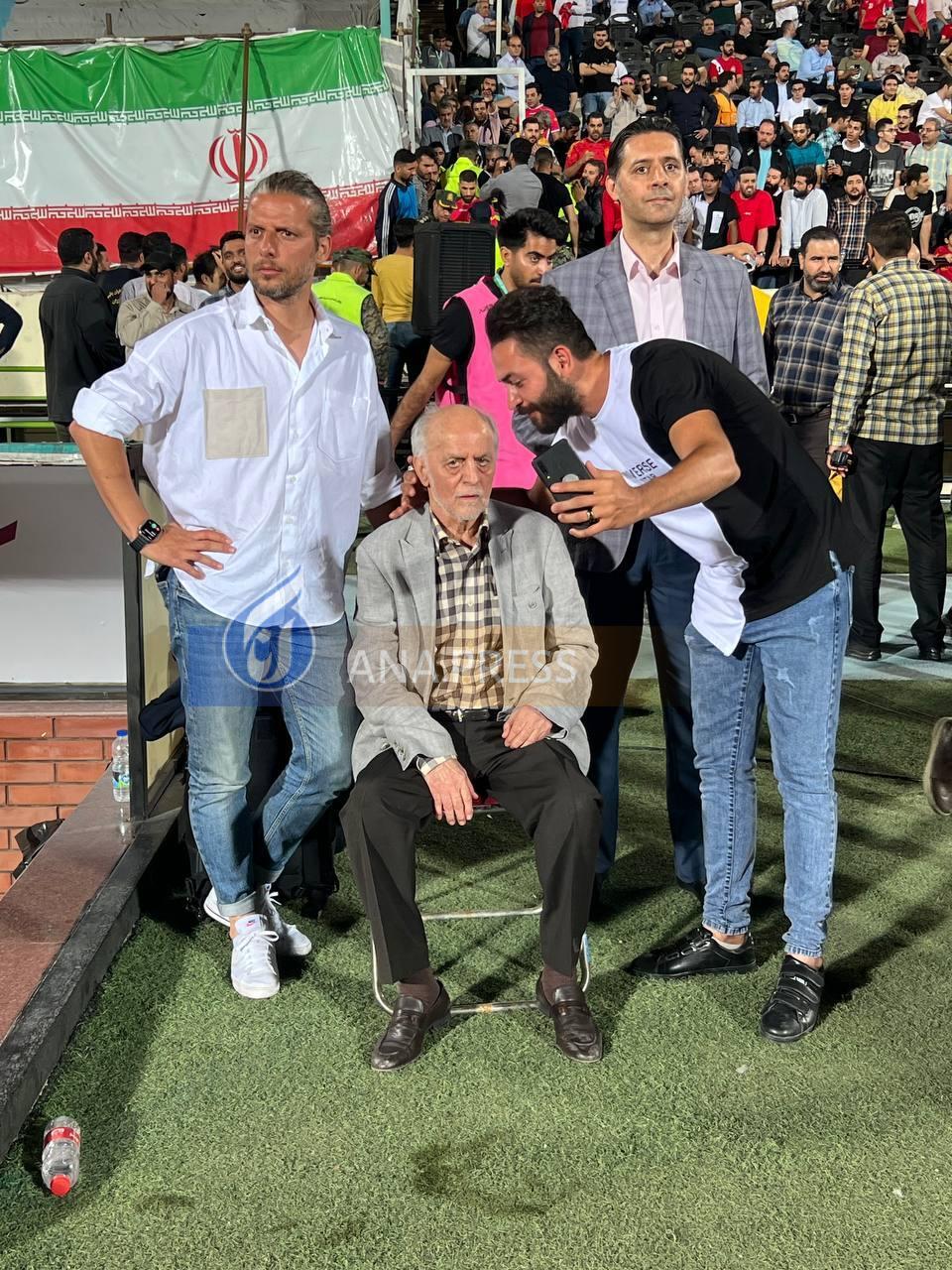 مرور حواشی آخرین دربی| از مصدومیت گلر استقلال و اهانت به دروازهبان پرسپولیس تا اخراج جنجالی ساپینتو و خطر کوری یک هوادار مرور حواشی آخرین دربی| از مصدومیت گلر استقلال و اهانت به دروازهبان پرسپولیس تا اخراج جنجالی ساپینتو و خطر کوری یک هوادار