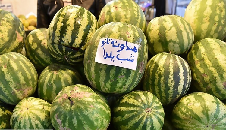 بار هزینه میلیونی سبد یلدایی برای خانوارها هندوانه