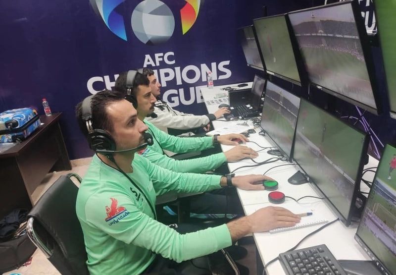کلی هیاهو به خاطر«کمک داور ویدیویی» بعد از دربی استقلال و پرسپولیس؛ آنچه فوتبال ایران از« وار» باید بداند و نمی داند، چیست؟
