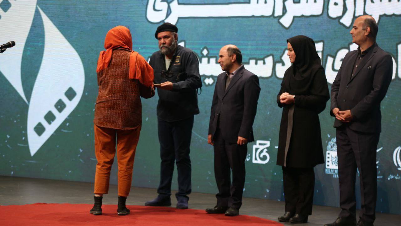 برگزیدگان جشنواره آموزشگاههای آزاد سینمایی معرفی شدند/ محمد خزاعی: از فیلمهای فرهنگی، اجتماعی و متفکر حمایت میکنیم برگزیدگان جشنواره آموزشگاههای آزاد سینمایی معرفی شدند/ محمد خزاعی: از فیلمهای فرهنگی، اجتماعی و متفکر حمایت میکنیم