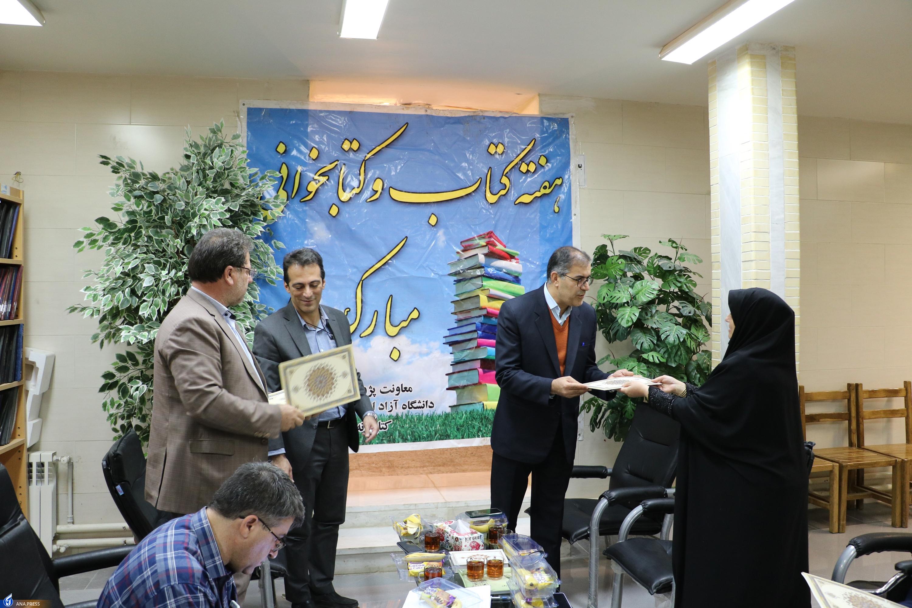 کتاب موجب بالندگی و شکوفایی استعداد‌های جویندگان علم می‌شود