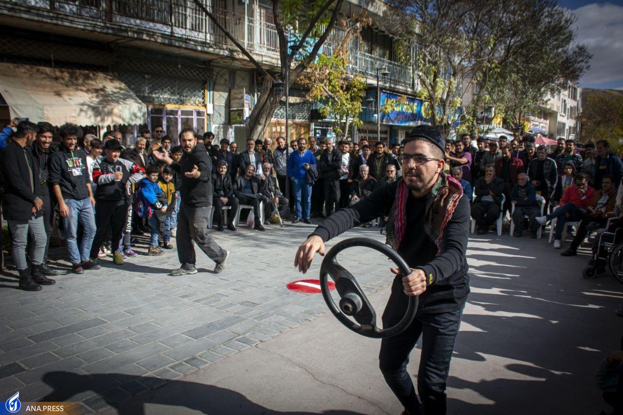 دانشجویان دانشگاه آزاد جوایز تئاتر استانی کردستان را درو کردند دانشجویان دانشگاه آزاد جوایز تئاتر استانی کردستان را درو کردند