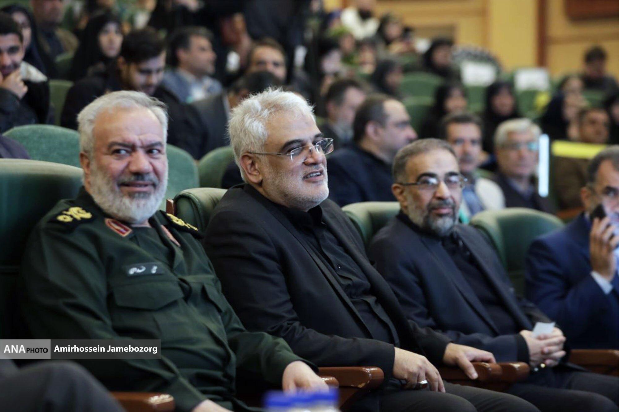 افخمی: امروز خبرنگاران با خونهای خودشان حقیقتها را در غزه نشان میدهند افخمی: امروز خبرنگاران با خونهای خودشان حقیقتها را در غزه نشان میدهند