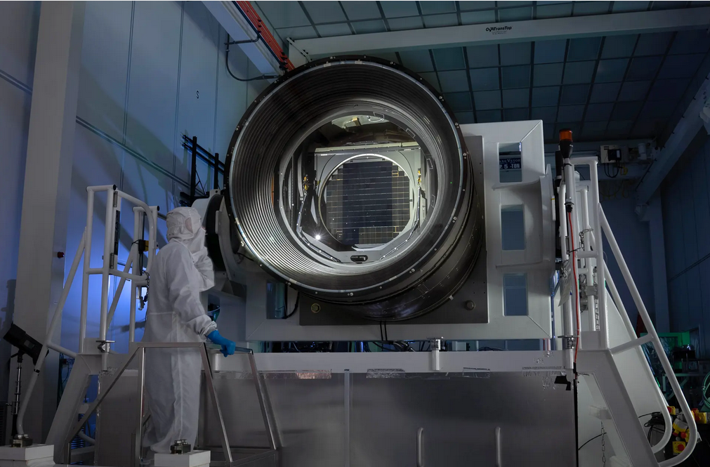 ساخت بزرگترین دوربین دیجیتالی جهان/ کشف راز کیهان با تصاویر ۳۲۰۰ مگاپیکسلی ساخت بزرگترین دوربین دیجیتالی جهان/ کشف راز کیهان با تصاویر ۳۲۰۰ مگاپیکسلی