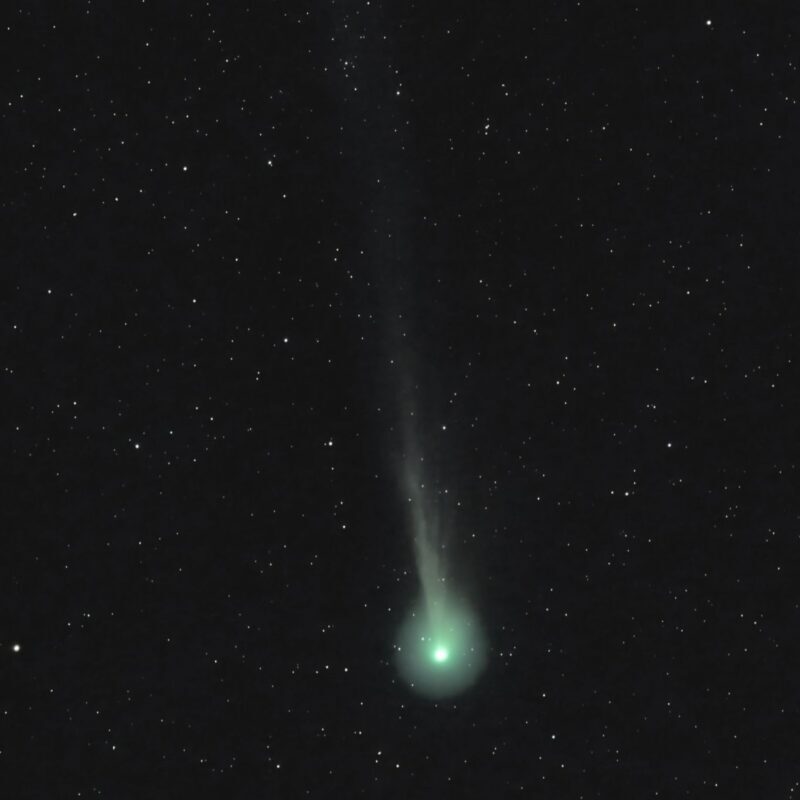 دنباله‌دار شیطان، مهمان آسمان بهاری