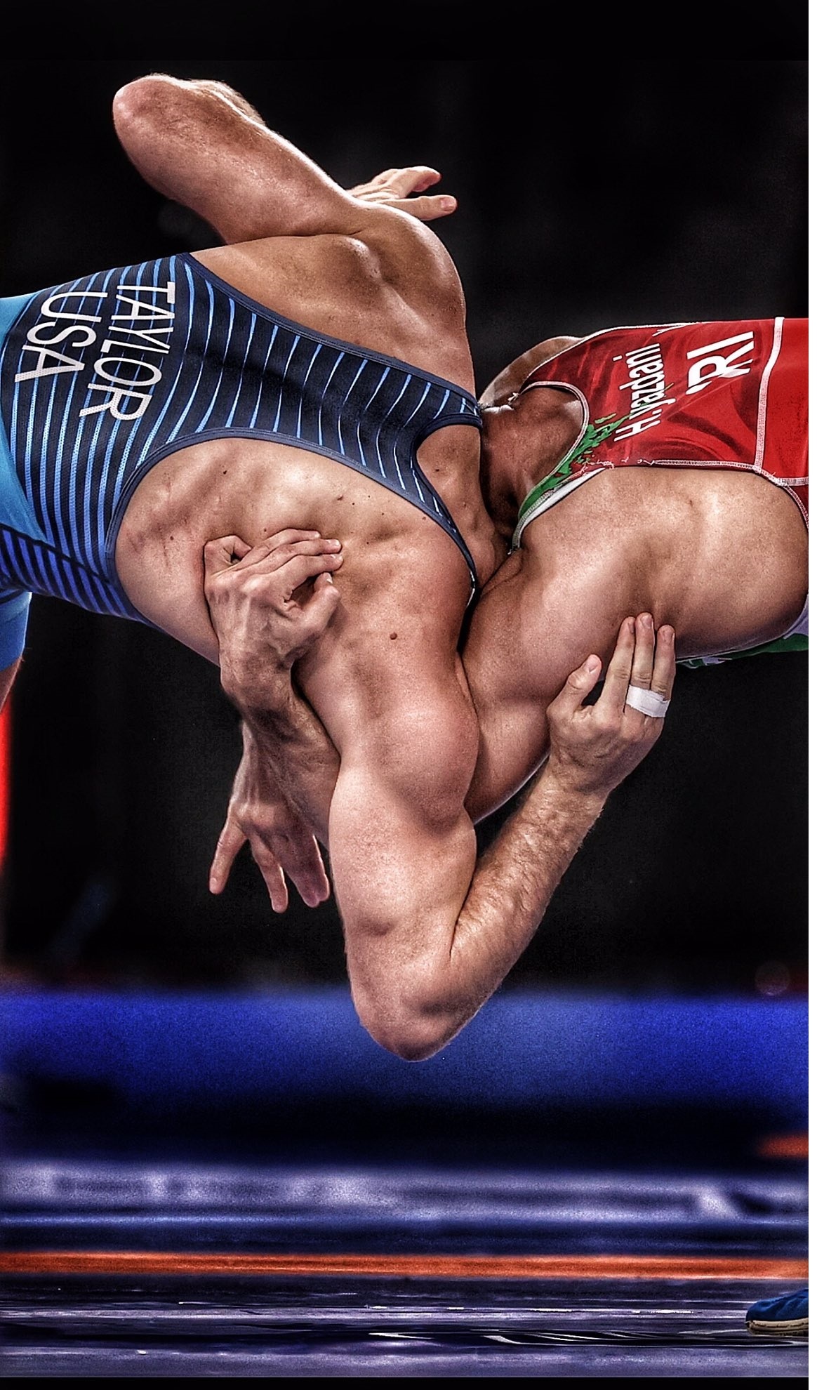 برای مردی که با انبوهی از خاطرات بی نظیر کوله عکاسی را به دیوار آویخت برای مردی که با انبوهی از خاطرات بی نظیر کوله عکاسی را به دیوار آویخت