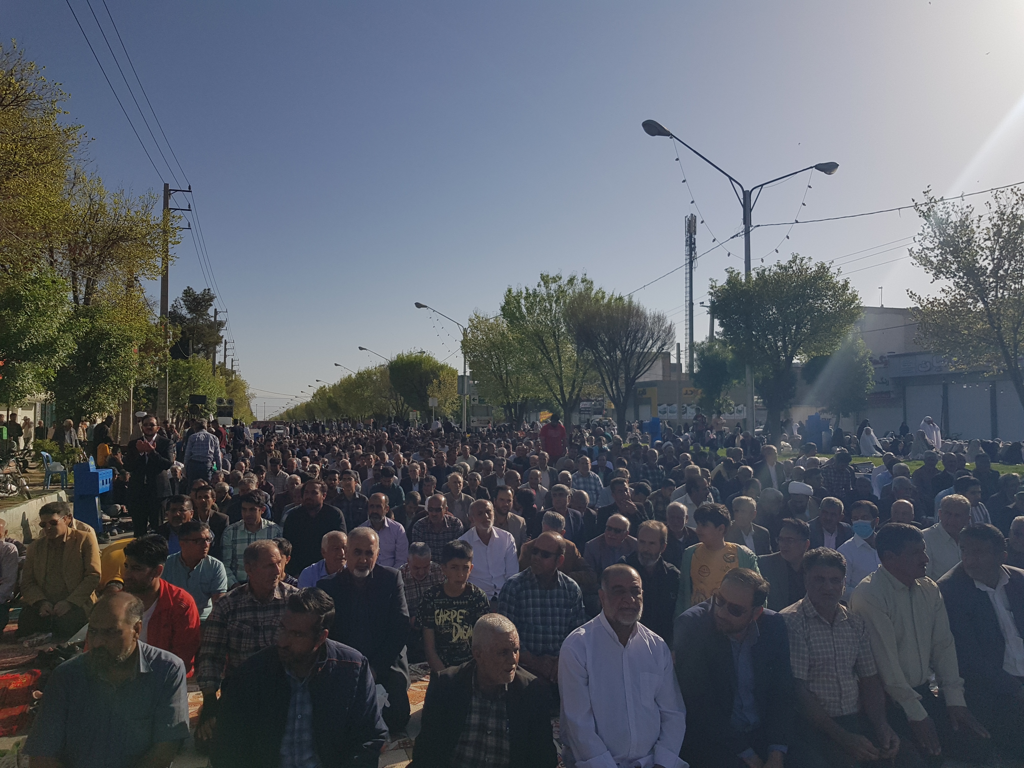 حضور دانشجویان خارجی دانشگاه آزاد اسلامی واحد مرودشت در نماز عید فطر مرودشت حضور دانشجویان خارجی دانشگاه آزاد اسلامی واحد مرودشت در نماز عید فطر مرودشت