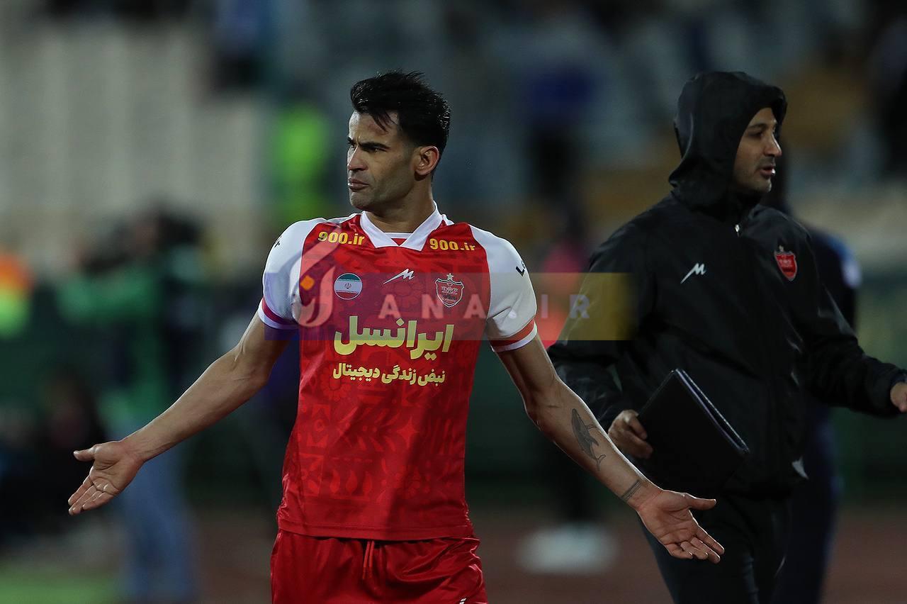 عصبانیت آل کثیر بعد از تعویض مقابل ملوان+تصاویر عصبانیت آل کثیر بعد از تعویض مقابل ملوان+تصاویر