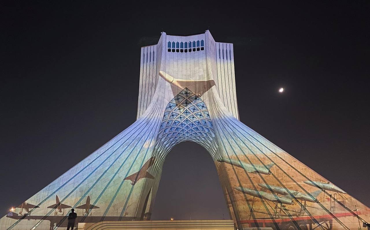 اجرای برجنگاره عملیات «وعده صادق» در برج آزادی+فیلم اجرای برجنگاره عملیات «وعده صادق» در برج آزادی+فیلم