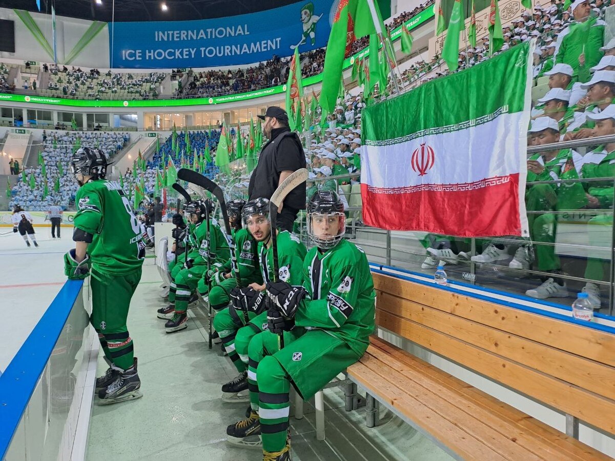 تیم هاکی روی یخ ایران جام آزاد ترکمنستان در مرحله اول قهرمان شد