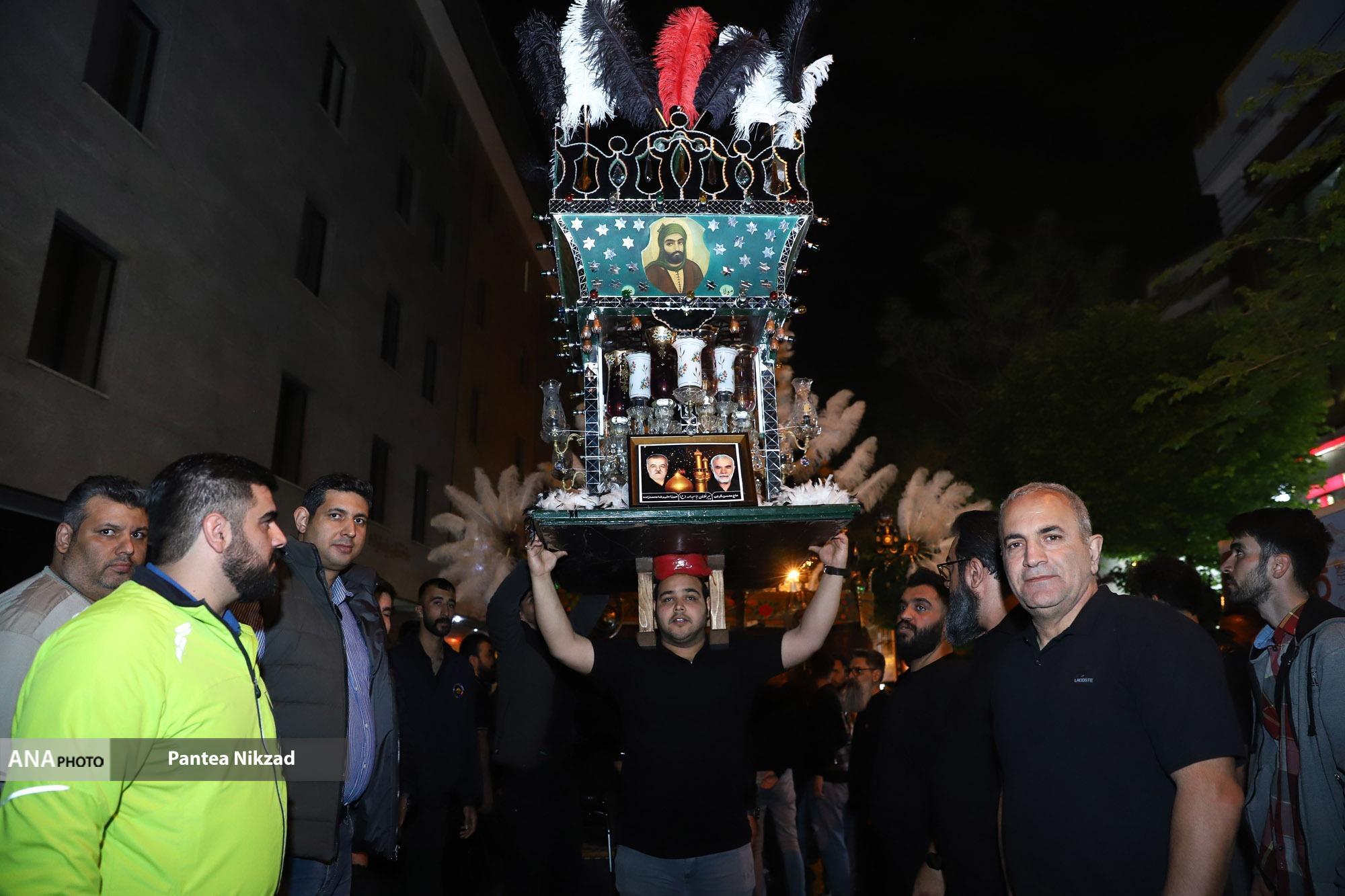 مراسم تکیه‌خوانی و علم‌کشی در شمیران برگزار شد +فیلم و عکس