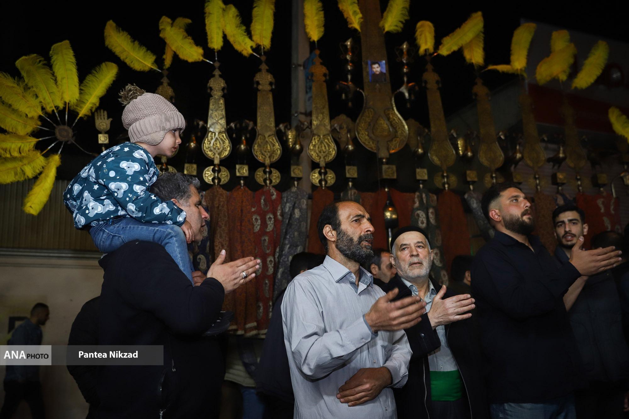 مراسم تکیه‌خوانی و علم‌کشی در شمیران برگزار شد +فیلم و عکس