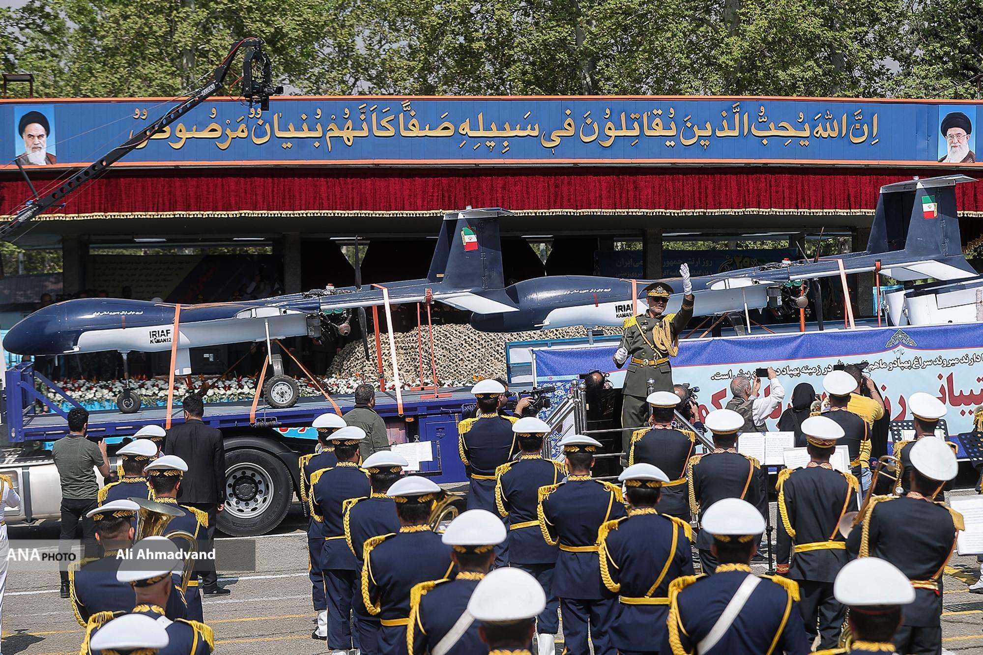 کدام دستاوردها و تجهیزات دفاعی در رژه روز ارتش به نمایش درآمد؟ کدام دستاوردها و تجهیزات دفاعی در رژه روز ارتش به نمایش درآمد؟