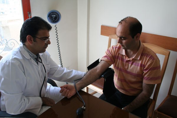 اخلاق پزشکی در رابطه میان پزشک و بیمار اخلاق پزشکی در رابطه میان پزشک و بیمار