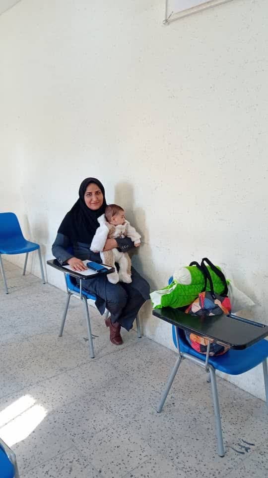 صحنههایی سرشار از حس زندگی؛ مادران و کودکان در امتحان پایانترم صحنههایی سرشار از حس زندگی؛ مادران و کودکان در امتحان پایانترم