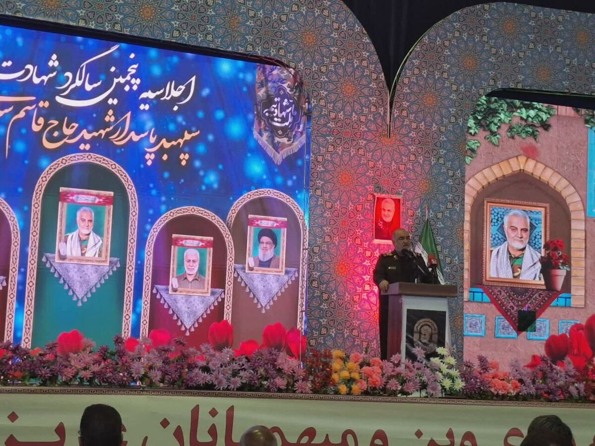 سردار سلامی: آثار وجودی شهید سلیمانی روح جهاد را در پیکر جوانان مسلمان زنده می‌کند