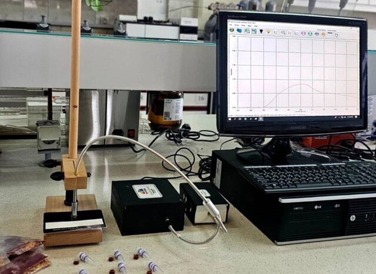 نخستین دستگاه اختصاصی تعیین اصالت زعفران در کشور ساخته شد