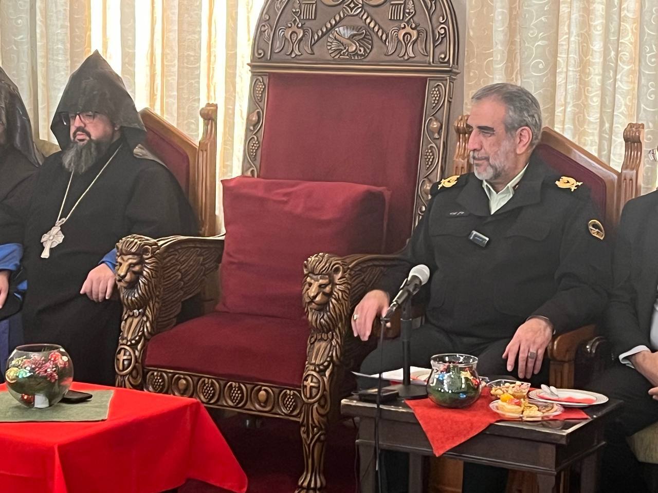 دیدار سردار محمدیان با اسقف اعظم ارامنه کشور دیدار سردار محمدیان با اسقف اعظم ارامنه کشور