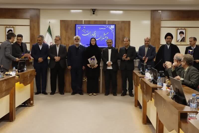 معرفی پژوهشگران و فناوران برتر سال ۱۴۰۳ دانشگاه آزاد خراسان‌رضوی + اسامی