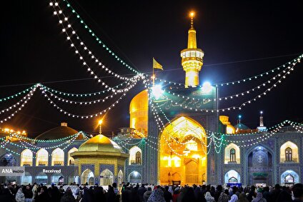 حرم مطهر رضوی در شب میلاد امیرالمومنین علی(ع)